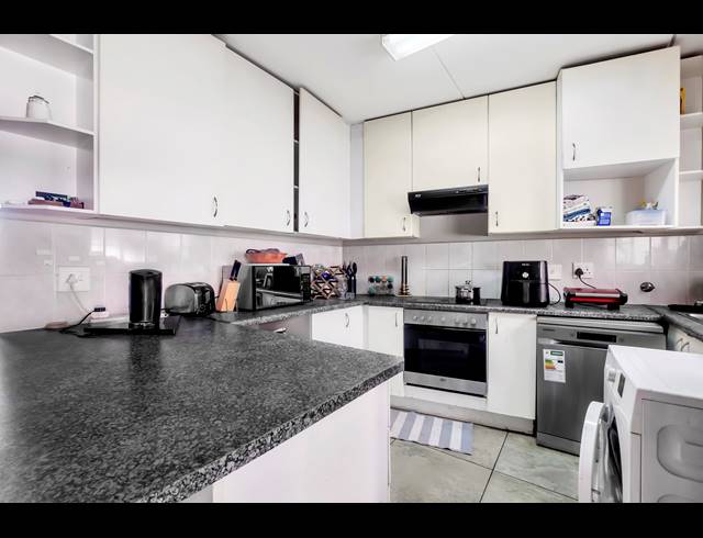 3 BEDROOM APARTMENT FOR SALE IN WINDSOR EAST
